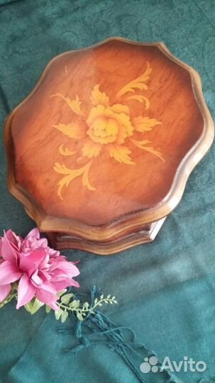 Деревянная шкатулка, с музыкой