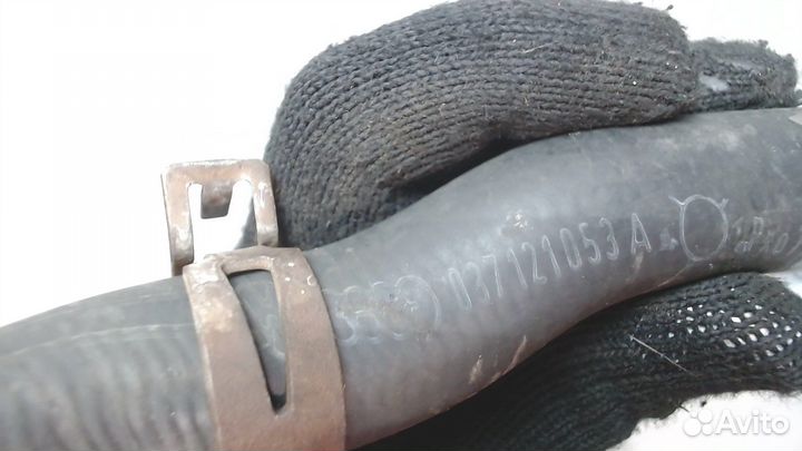 Патрубок охлаждения Volkswagen Passat 3, 1991