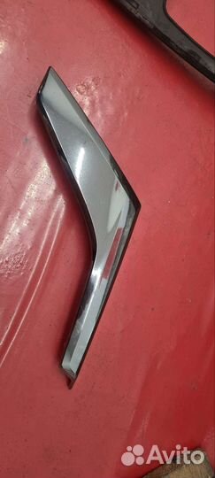 Хром накладка бампера Toyota Land Cruiser 200