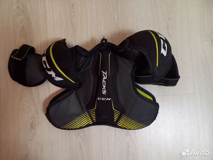 Нагрудник хоккейный ccm 3092