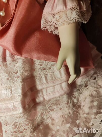 Коллекционная фарфоровая кукла Leonardo collection