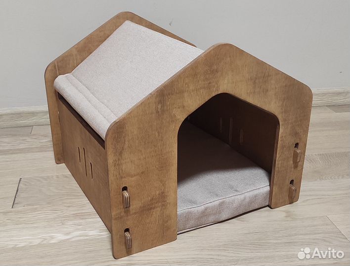 Уютный домик для котиков и маленьких собачек