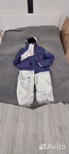 Костюм для катания на сноуборде
