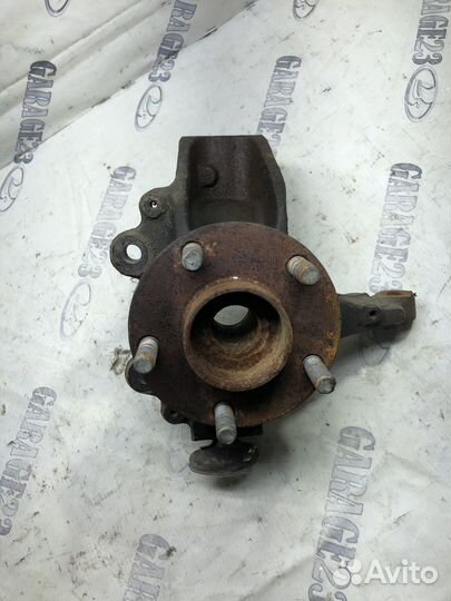 Кулак поворотный левый Ford Focus 2