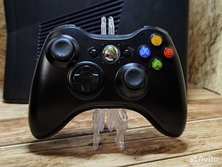 Xbox 360 slim Freeboot прошитый +30 игр