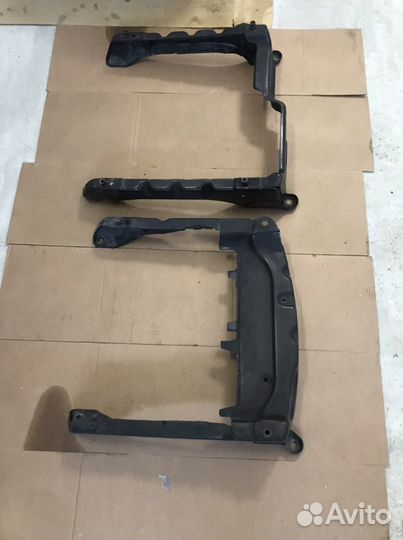 Кронштейн сидений Порше Кайен 958(1463)