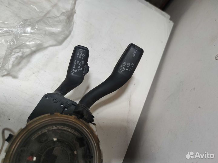 Переключатель шлейф подрулевой Audi Q7 4l