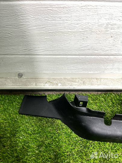 Обшивка центральной стойки левая нижняя Dodge Ram