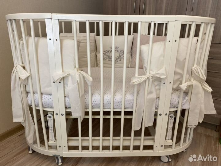 Детская кроватка с маятником Бэтти Gandylyan белая