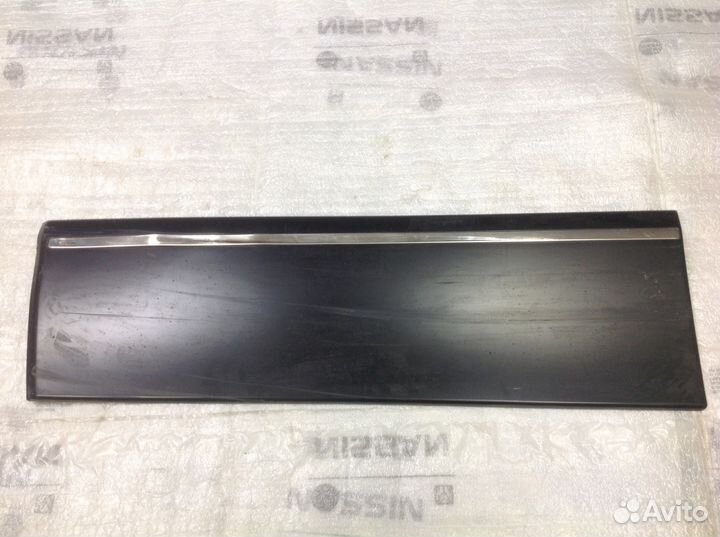 Накладка передней левой двери SsangYong Rexton