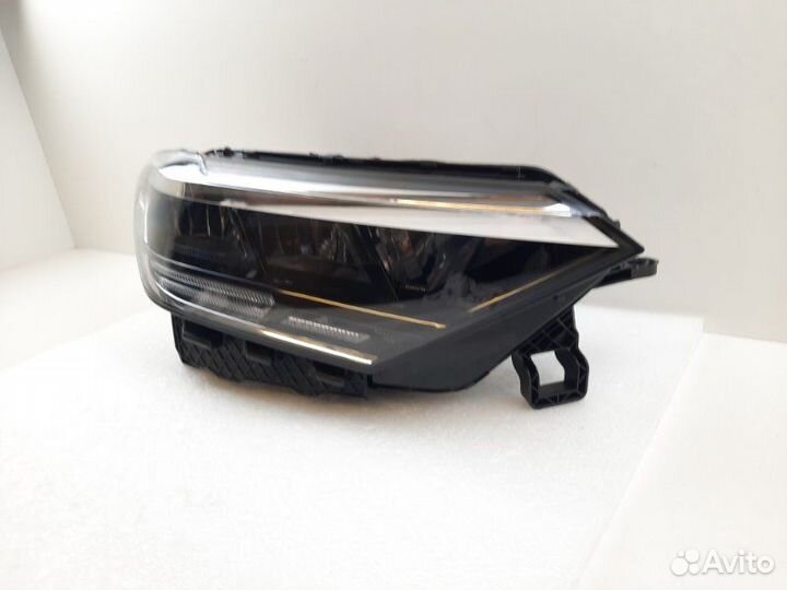 Фара правая Volkswagen Polo 6 2020-2022