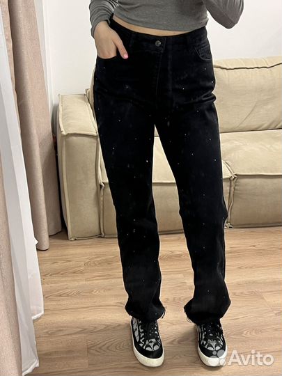 Джинсы черные со стразами