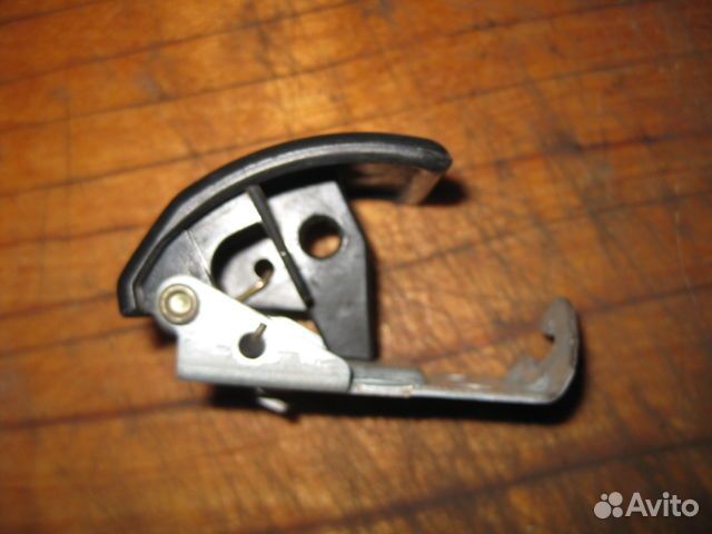 Ручка открывания капота Mitsubishi Carisma (1995–2