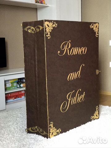 Книга декорация