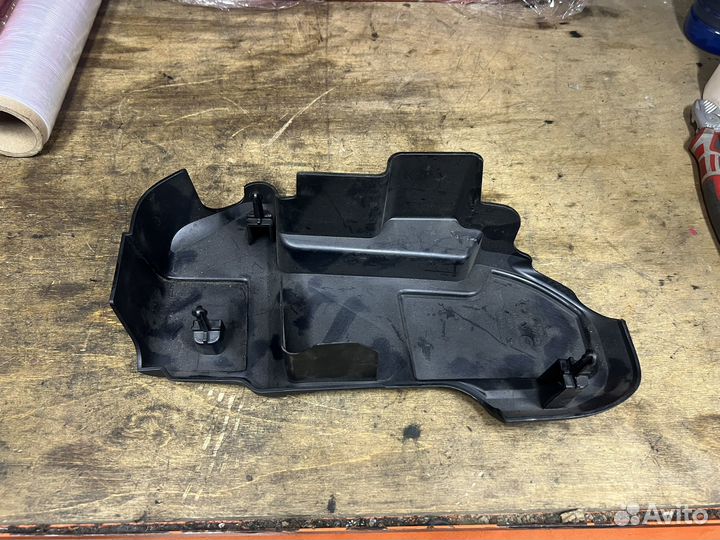 Крышка блока управления двигателем BMW X3 G01