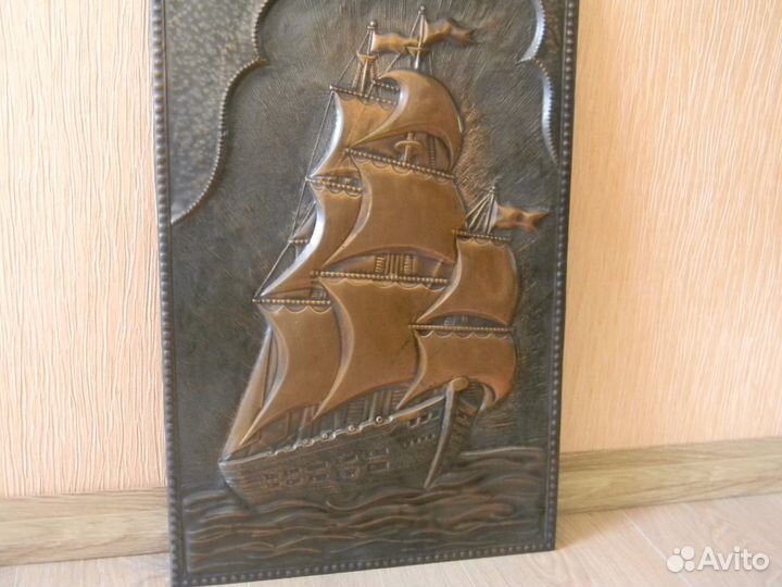 Продам картину чеканку