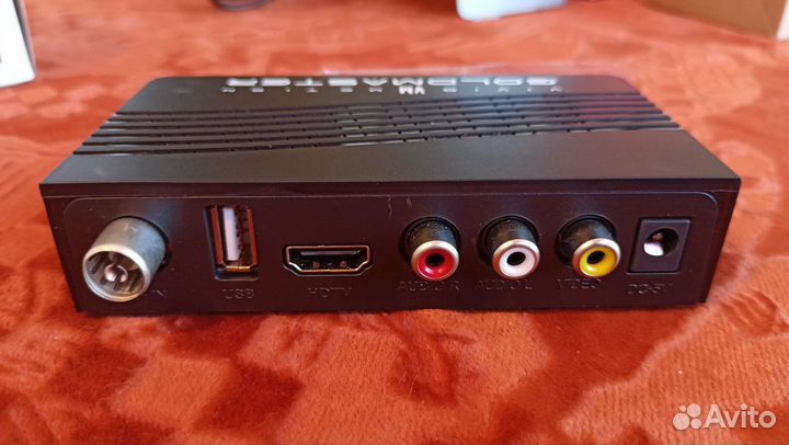 Цифровой ресивер DVB-T2/C с дисплеем