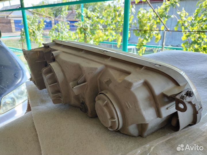 Фара левая hyundai Starex