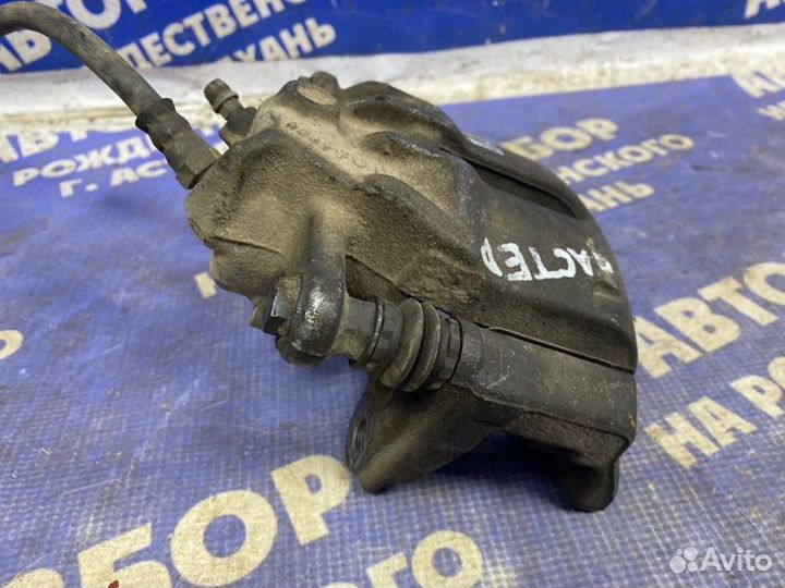 Передний левый суппорт Renault Duster кроссовер