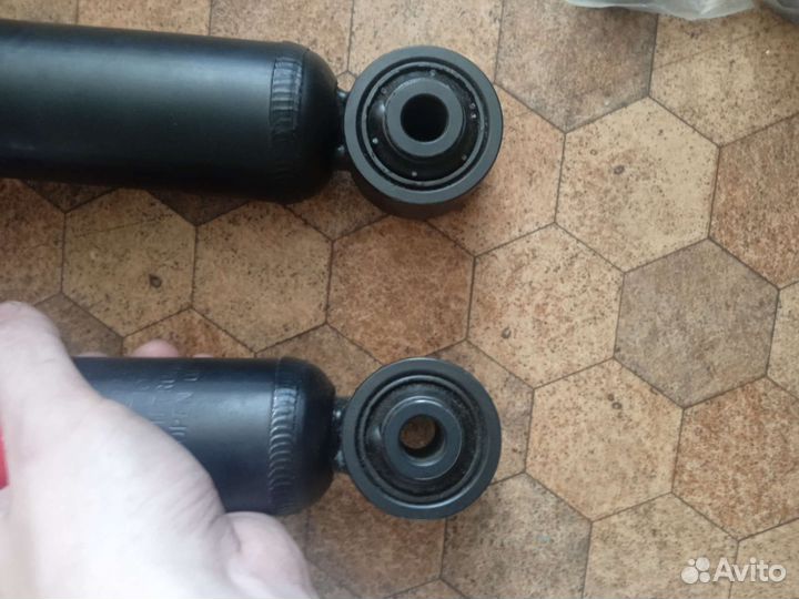 Стойки передние на toyota mark 2 90