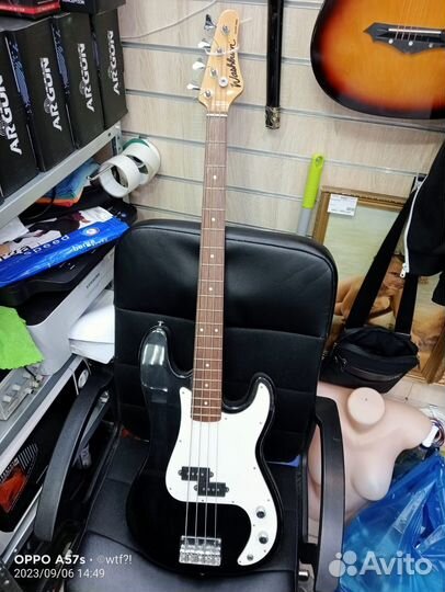 Бас Гитара Washburn Pro