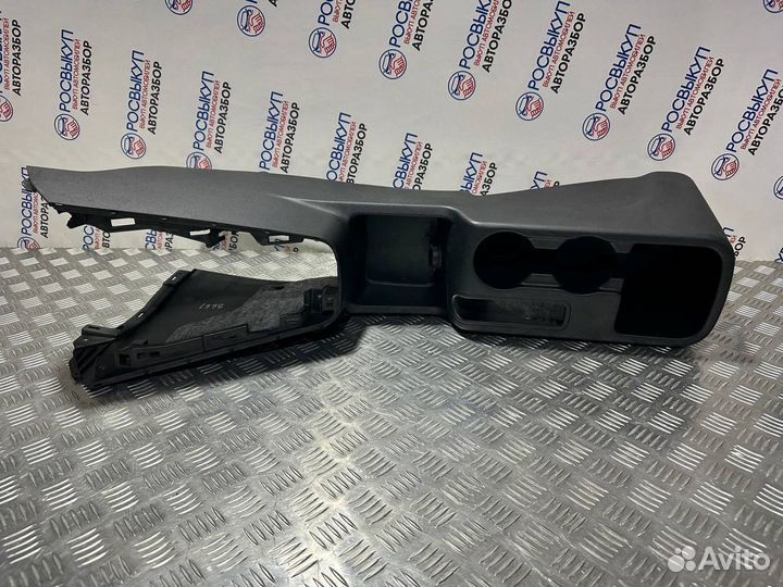 Центральная консоль Kia Venga YN