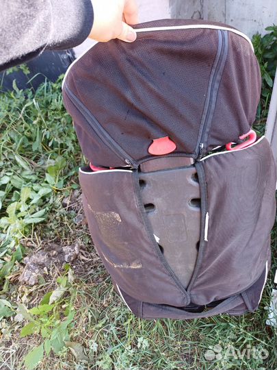 Автомобильное кресло