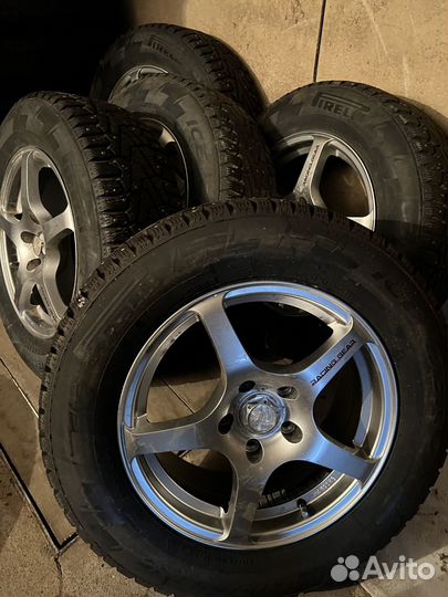 Pirelli Ice Zero 215/65 R16 180Y