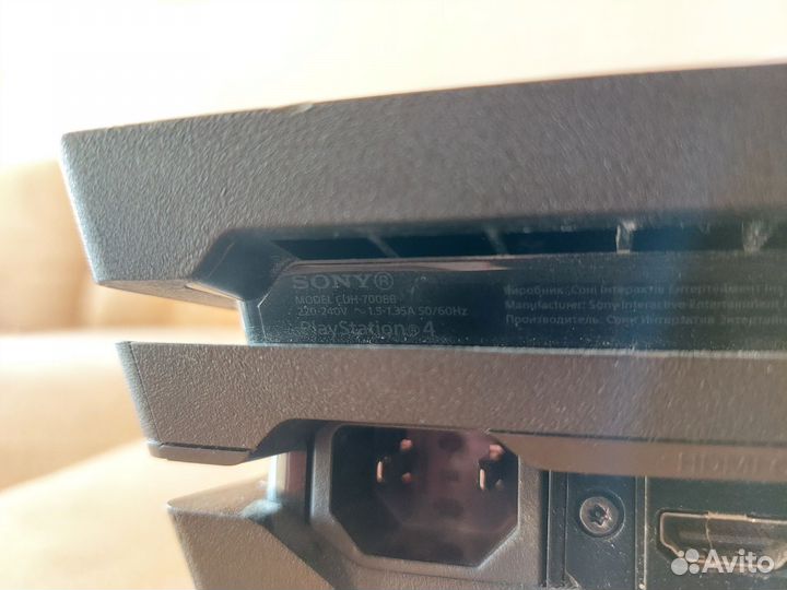 Sony Playstation 4 Pro 1Tb (CUH-7008B)