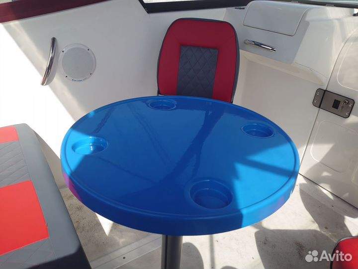 Столик круглый синий для катера