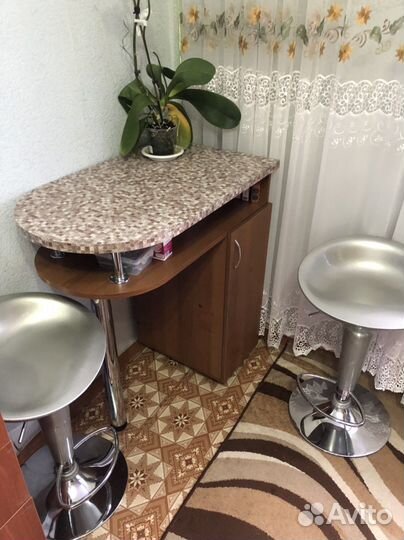 Барный стол и стулья бу
