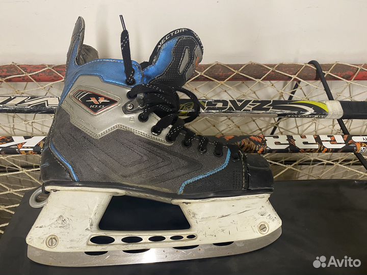 Коньки хоккейные CCM Vector 10