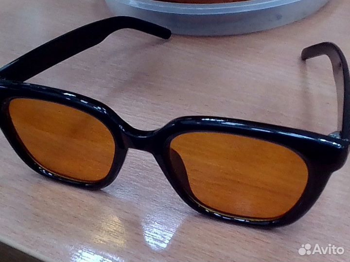 Солнцезащитные очки женские