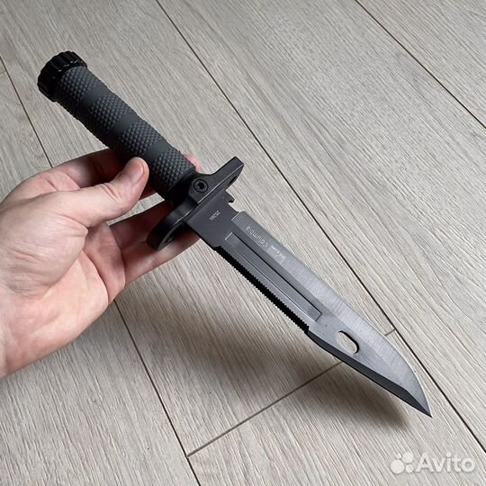 Нож походный с компасом и огнивом