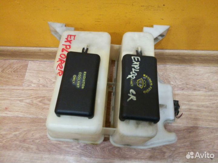 Бачок стеклоомывателя Ford Explorer UN105 cologne