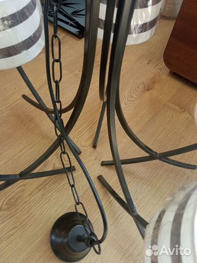 Продам новую люстру в упаковке