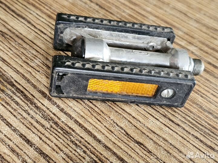 Левая педаль