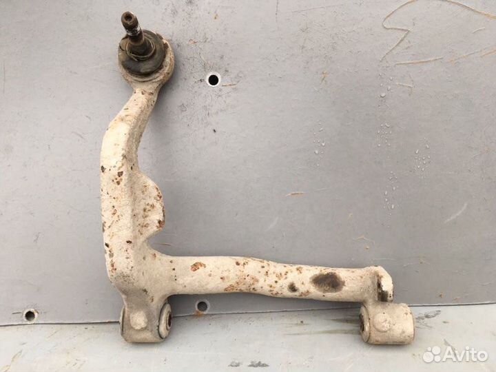 Рычаг передний верхний левый Volkswagen