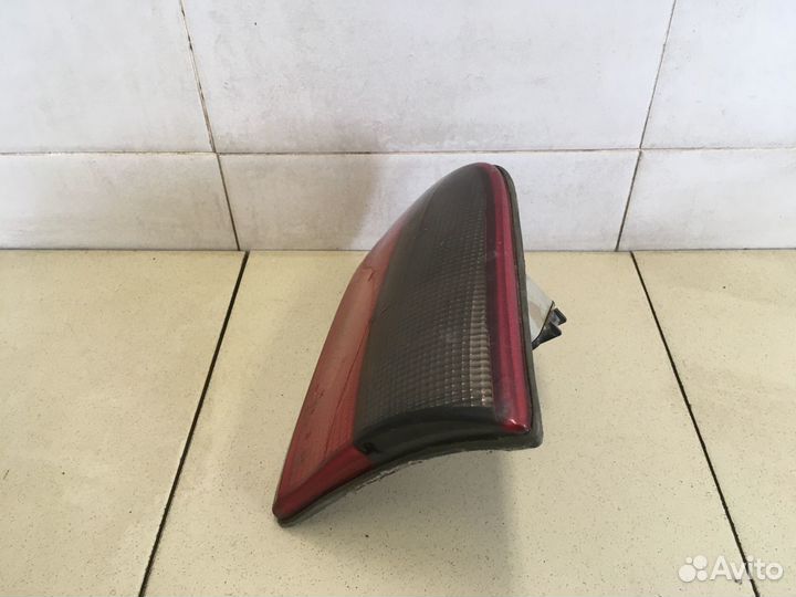 Фонарь задний внутренний правый Omega B 1994-2003