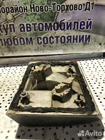 Фонарь задний левый Audi 80