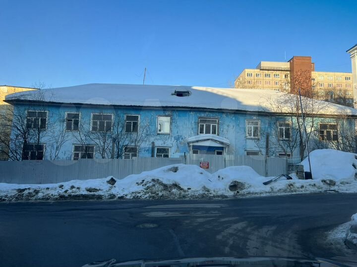 Здание, 654 м²