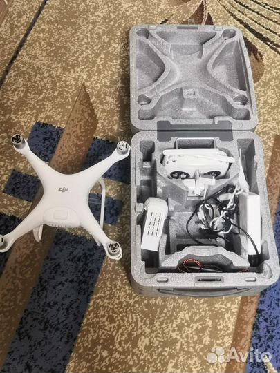 Квадрокоптер dji phantom 4 pro