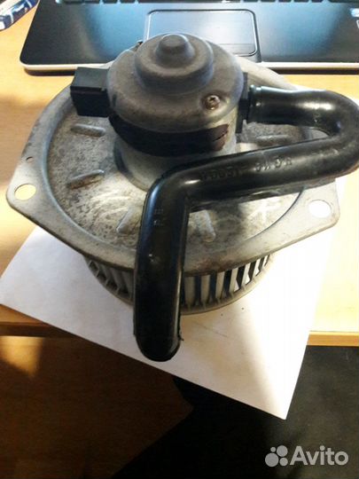 Моторчик печки Мазда Кседокс