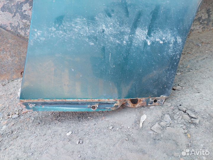 Крыло с дефектами правое mercedes w202