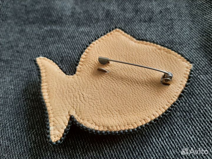 Брошь ручной работы 