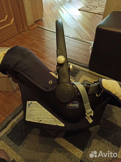 Детская автомобильная люлька Chicco