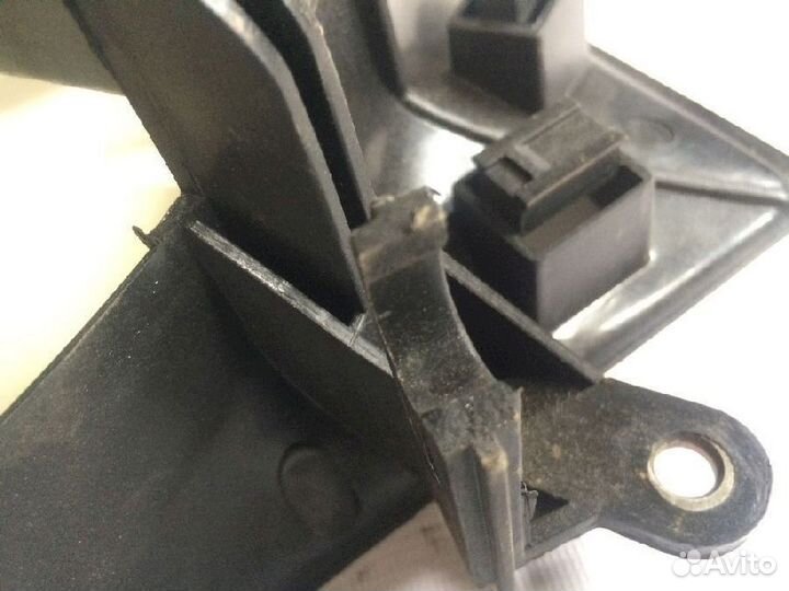 Диффузор радиатора ST-MB15-201-0 Mitsubishi colt C