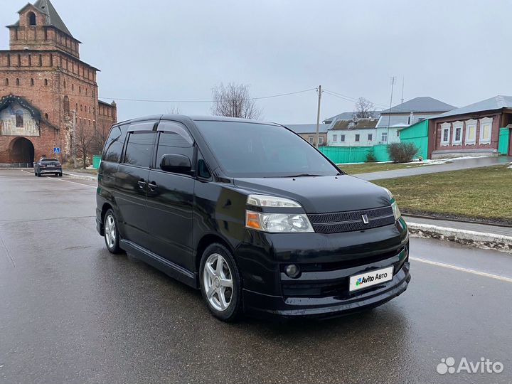 Toyota Noah 2.0 CVT, 2006, 168 500 км