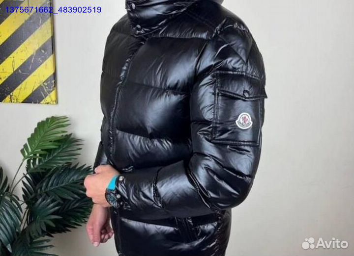 Гладкий пуховик Moncler для стильных зим