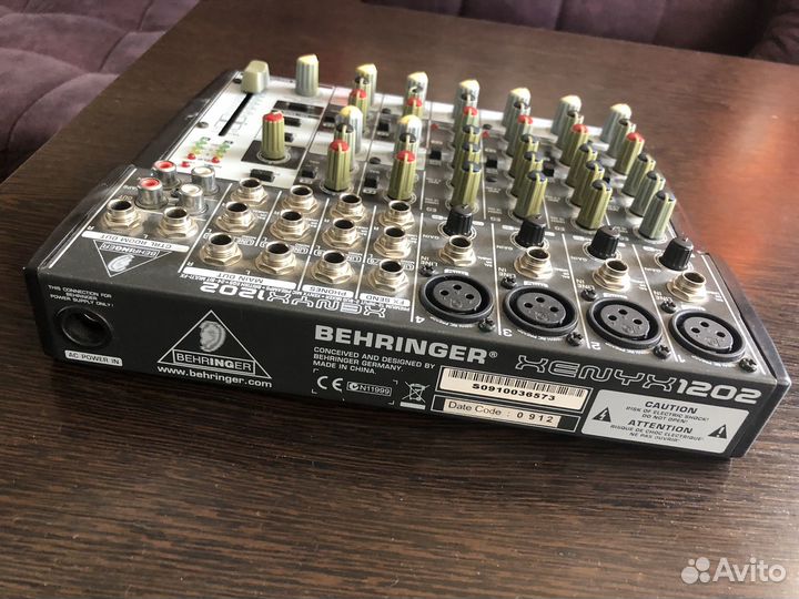 Микшерный пульт беринжер